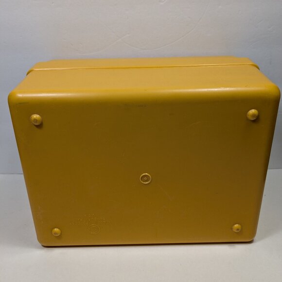 Vintage Wilson Wil-Hold Sewing Box Chest Card File Recipe Yellow Hard Plastic - Picture 7 of 16